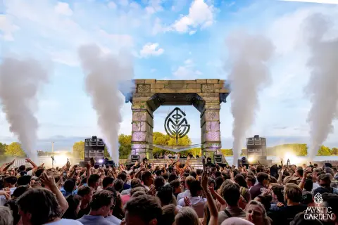 260614 MysticGarden LR Logo 250